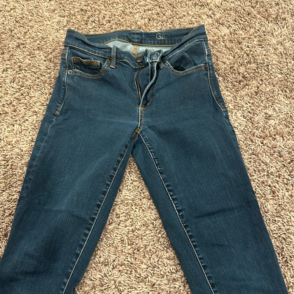 Gap Jean legging size 27. Lots of stretch!